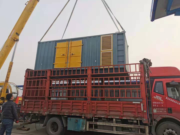 普安如何根据测量要求选择合适的电压表量程？