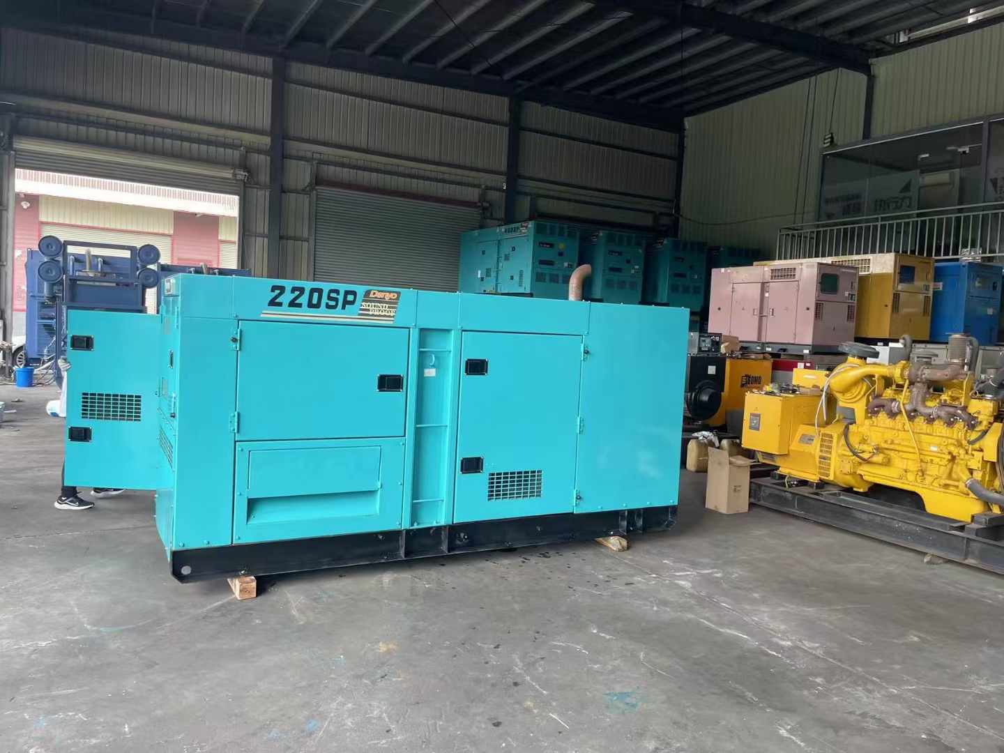 普安柴油发电机组长期不间断运行时，如何监控其温度和压力？