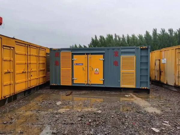 普安柴油发电机如何判断干式空气滤清器是否需要更换？